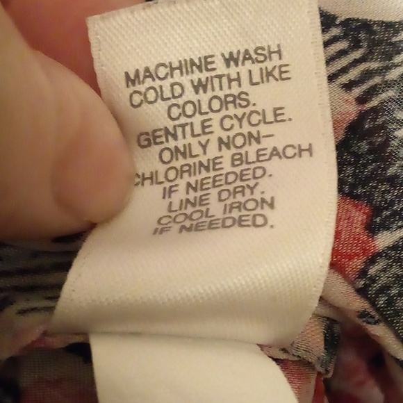 NWOT - J Jill Floral Semi Sheer Pull Over Smocked Blouse - Size XL - Picture 7 of 9